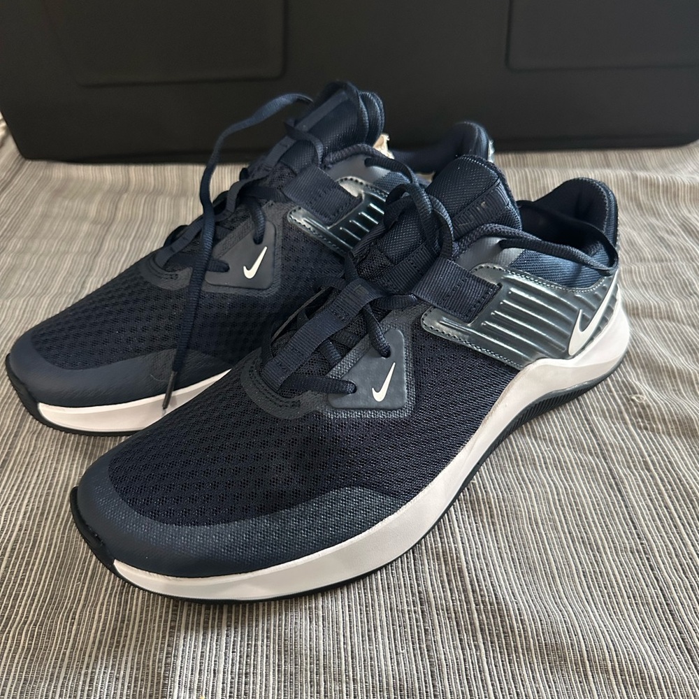 Nike MC Trainer '”Navy Blue” - new, no box